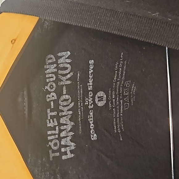 Hot Topic Hanako-Kun Tee size M - Picture 2 of 2